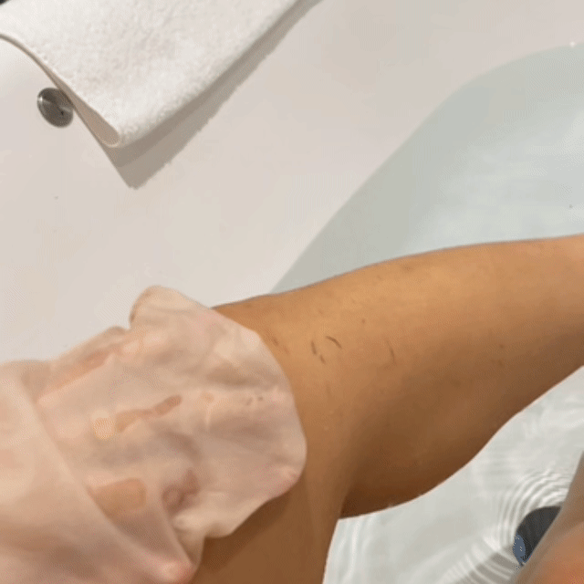 Silk Exfoliating Glove | Instantly Soft Skin